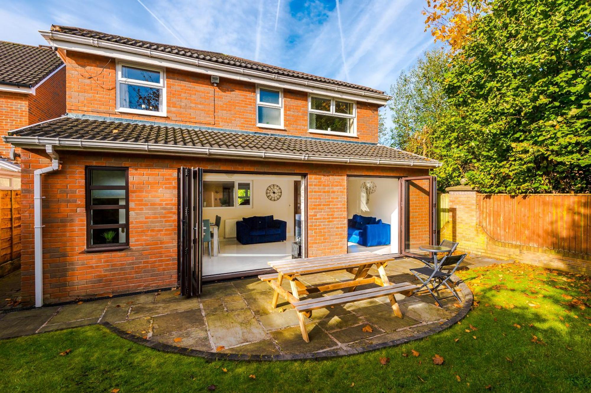 The Green- Beautiful & Spacious 5 Bed Detached In Worsley, Manchester Exterior photo